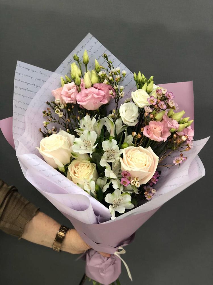 Букет цветов из: Альстромерии, Розы и Лизиантусы в Горки-8