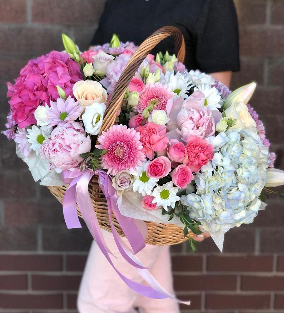 Цветочная композиция из Розы, Хризантемы, Пионы и Лизиантусы в корзине в Горки-8
