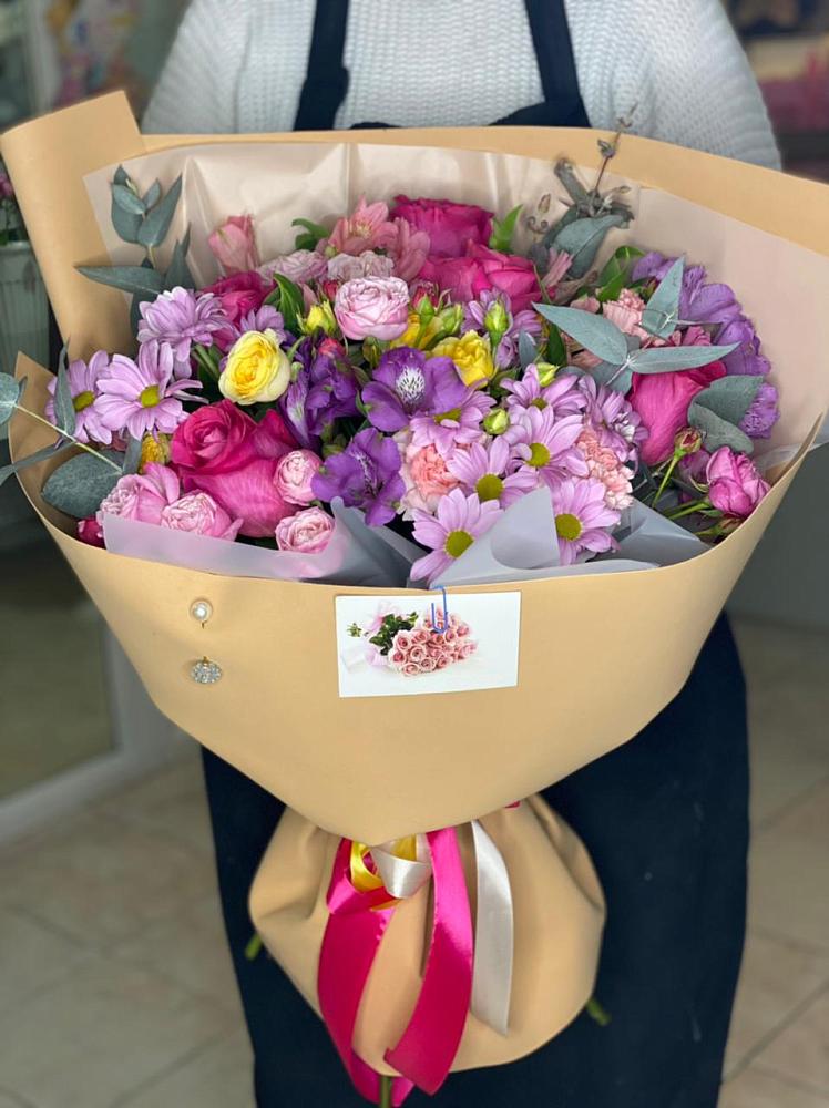 Букет цветов из: Хризантемы, Гвоздики и Альстромерии в Горки-8