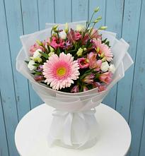 Букет цветов из:  Герберы, Альстромерии и Лизиантусы #REPLACE_PRED# Горки-8
